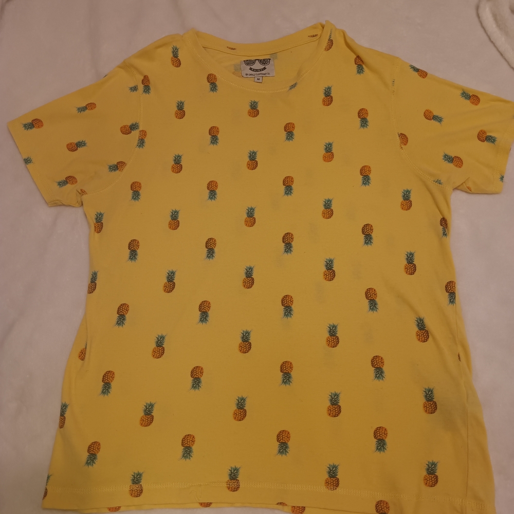 Good Vibes, Summer, Yellow Pineapple Print Men's Medium T-Shirt, Short Sleeves